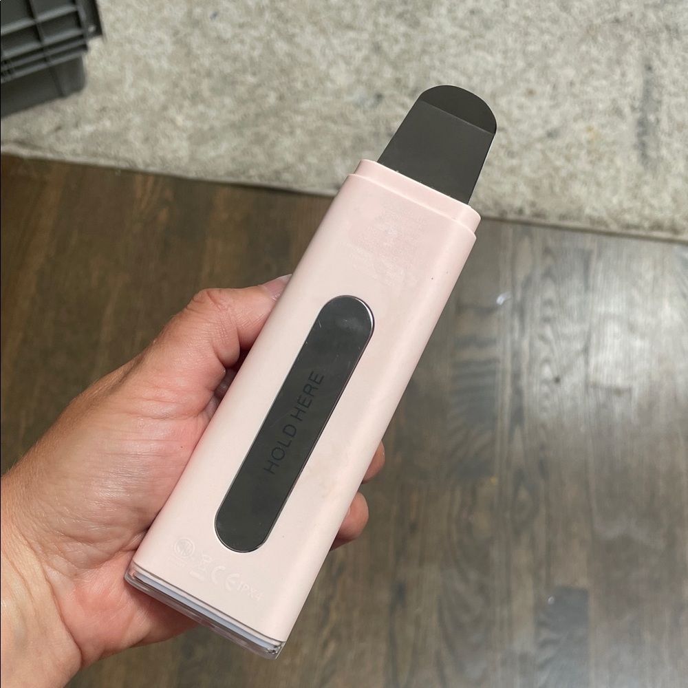 DERMAFLASH DERMAPORE+ Ultrasonic Pore Extractor + Skin Care Infuser icy pink